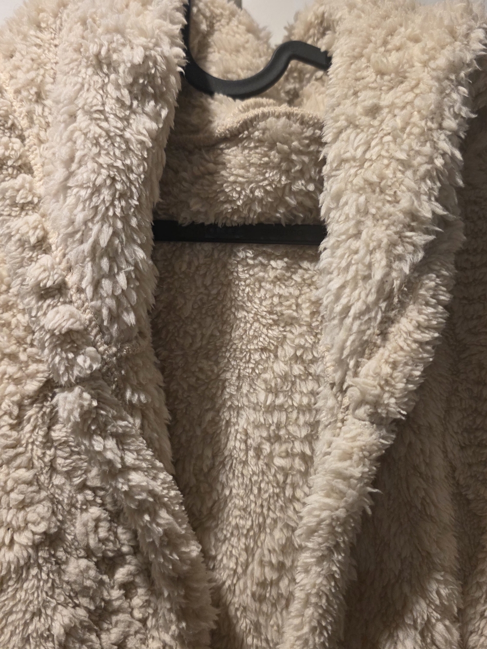 Teddy Sherpa Hooded Vest Cream Cable Knit Texture Size M NWOT - Picture 3 of 14